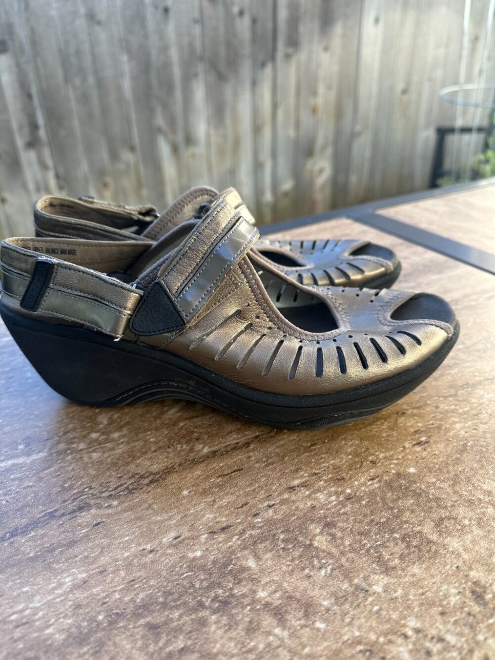 Privo by Clarks Metallic Bronze Leather Cutout Wedge Sandals - Size 8M